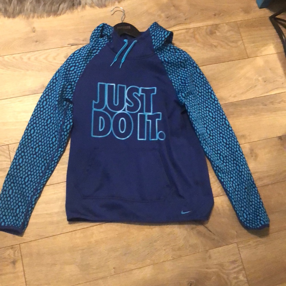 Size small// Nike hoodie